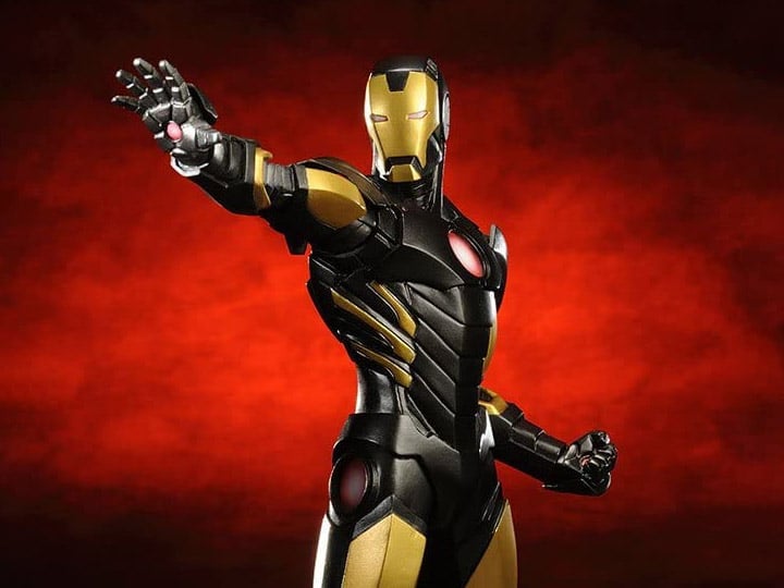 Avengers Marvel Now ArtFX+ Iron Man Statue (Black & Gold Variant) Gallery Image 1