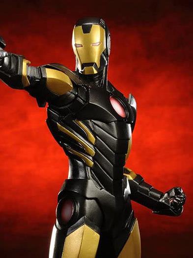 Avengers Marvel Now ArtFX+ Iron Man Statue (Black & Gold Variant) Gallery Image 2