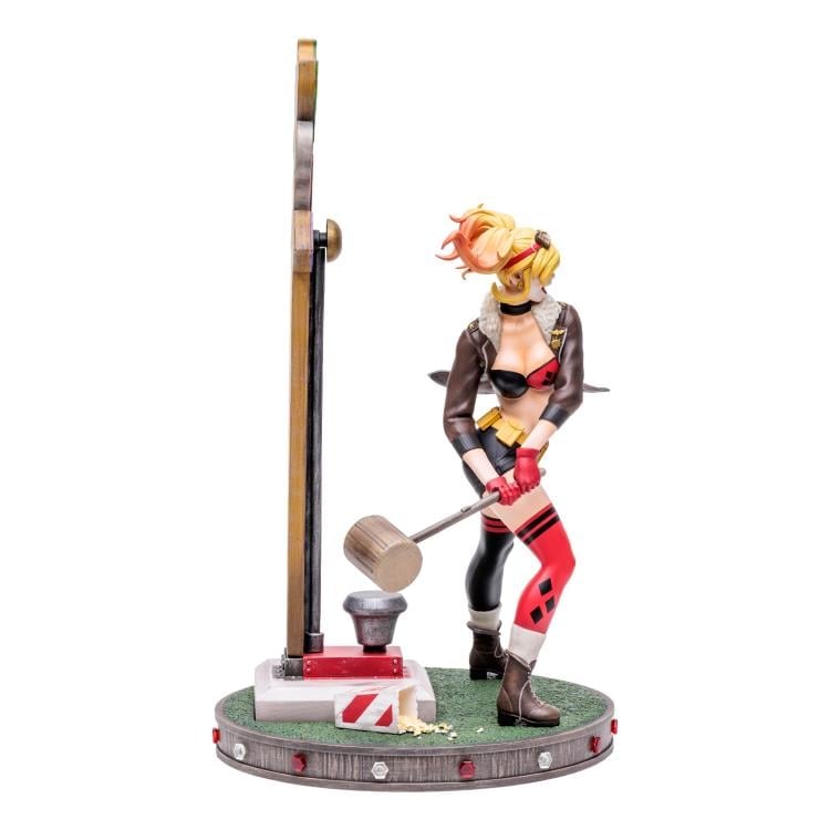 DC Bombshells Harley Quinn (Version 2) Deluxe Limited Edition Statue Gallery Image 4