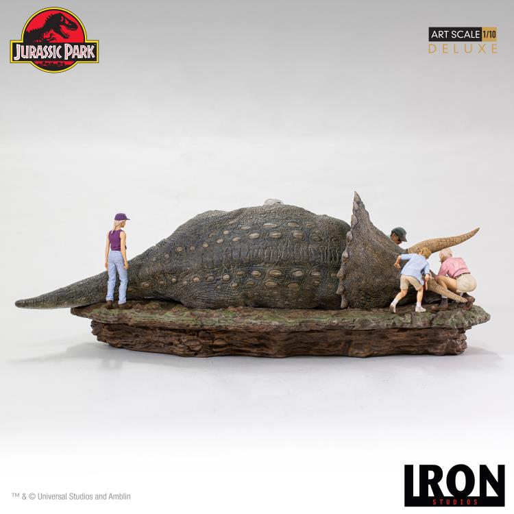 Jurassic Park Triceratops 1/10 Deluxe Art Scale Limited Edition Diorama Statue Gallery Image 4