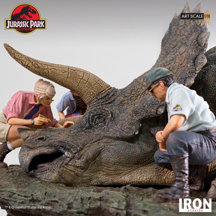 Jurassic Park Triceratops 1/10 Deluxe Art Scale Limited Edition Diorama Statue Gallery Image 7