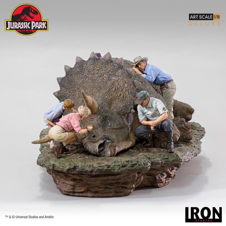 Jurassic Park Triceratops 1/10 Deluxe Art Scale Limited Edition Diorama Statue Gallery Image 5