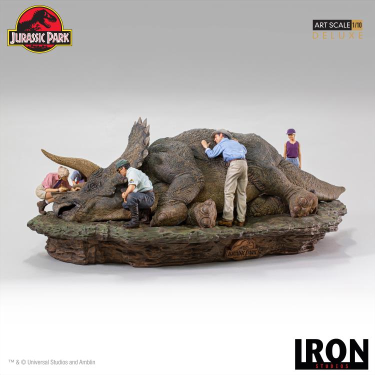 Jurassic Park Triceratops 1/10 Deluxe Art Scale Limited Edition Diorama Statue Gallery Image 3
