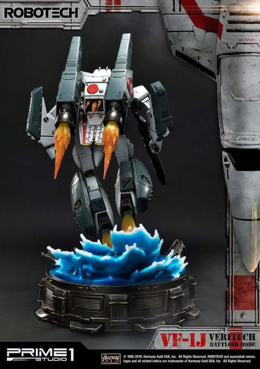 Robotech Premium Masterline VF-1J Officer's Veritech (Battloid Mode) Limited Edition Statue Gallery Image 4