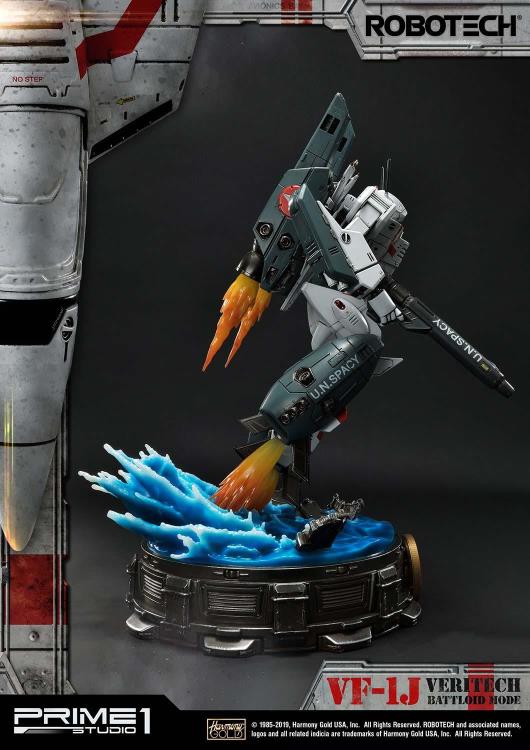 Robotech Premium Masterline VF-1J Officer's Veritech (Battloid Mode) Limited Edition Statue Gallery Image 5