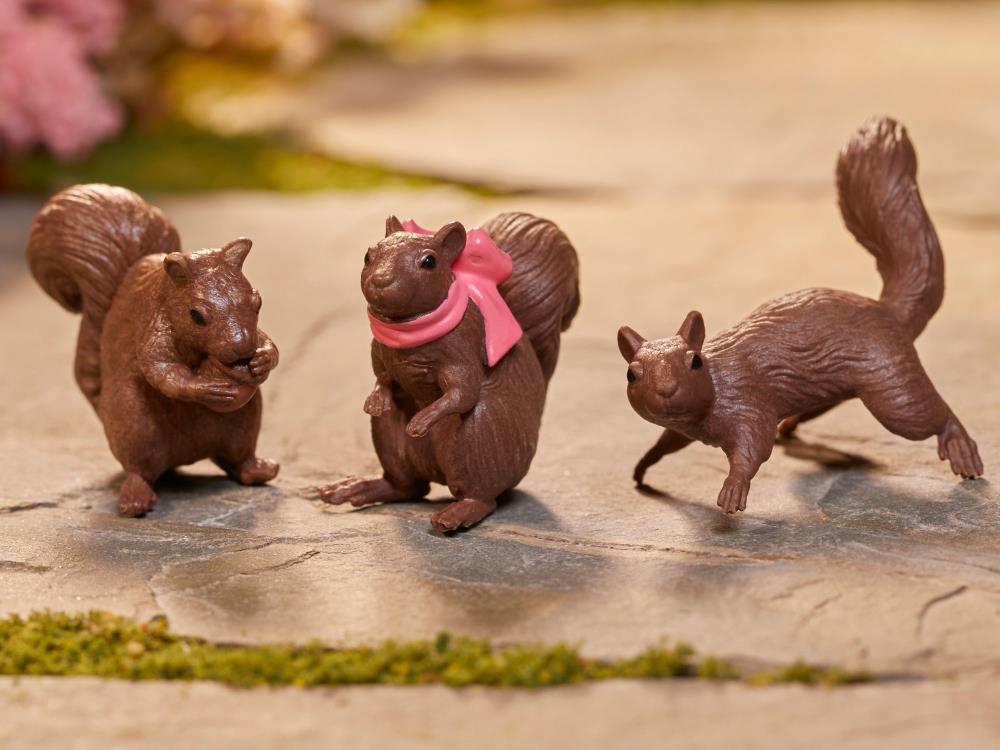 Ultimate Marvel Legends The Unbeatable Squirrel Girl Action Figure Gallery Image 10