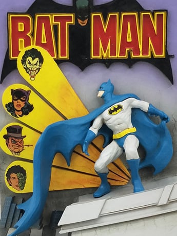 DC Comics Batman 3D Comic Book Cover Figurine (Jim Shore) Gallery Image 2
