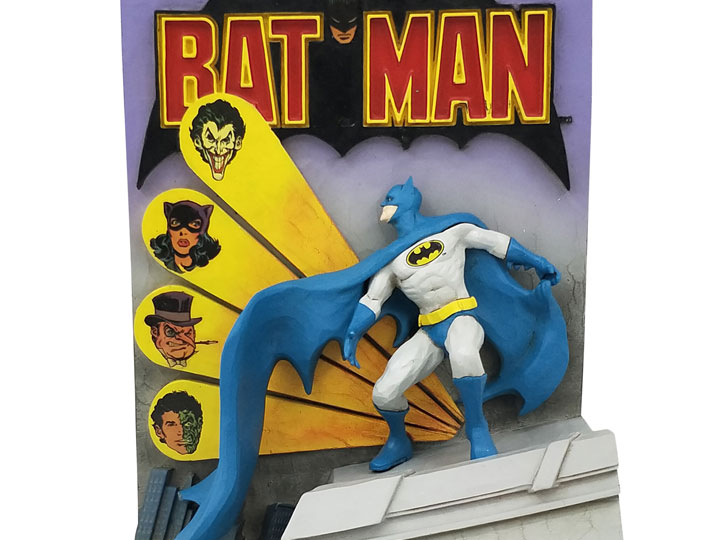 DC Comics Batman 3D Comic Book Cover Figurine (Jim Shore) Gallery Image 1