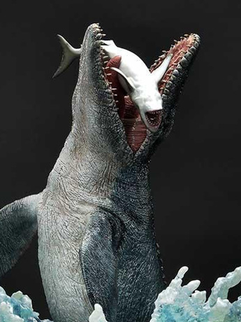 Jurassic World Legacy Museum Collection Mosasaurus 1/15 Scale Exclusive Limited Edition Statue Gallery Image 2