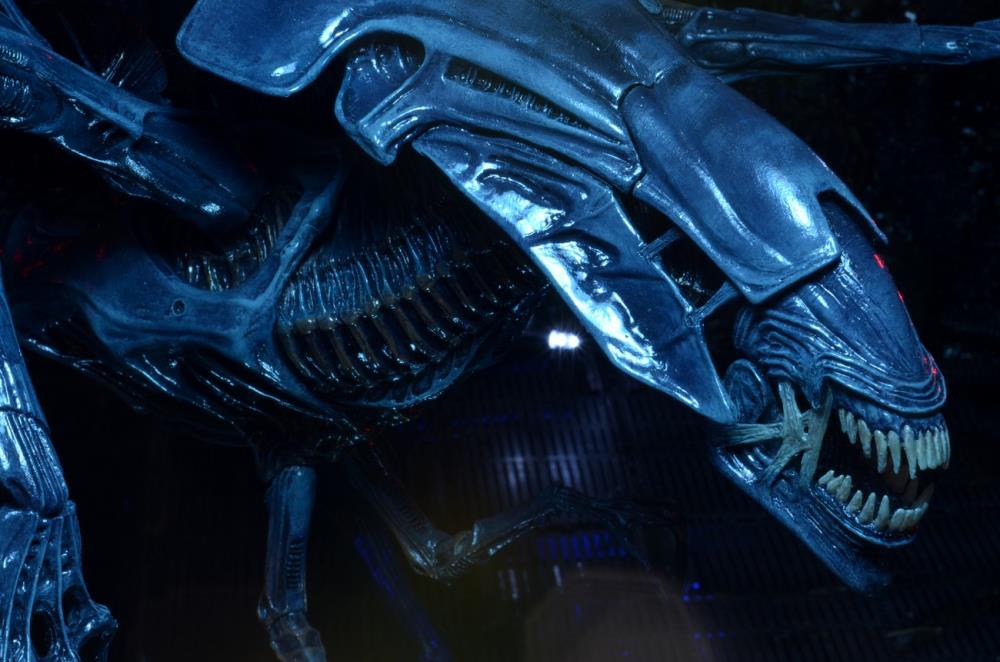 Aliens Xenomorph Queen Deluxe Action Figure Gallery Image 11