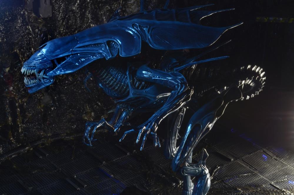 Aliens Xenomorph Queen Deluxe Action Figure Gallery Image 6