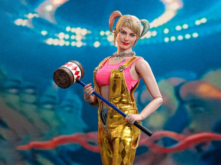 Birds of Prey MMS565 Harley Quinn 1/6th Scale Collectible Figure Gallery Image 1