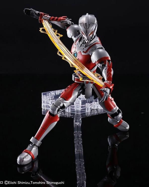 Ultraman Figure-rise Standard Ultraman (Suit Version A) Action Ver. Model Kit Gallery Image 3