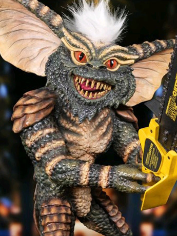 Gremlins Stripe with Chainsaw 1/2 Scale Statue Gallery Image 2