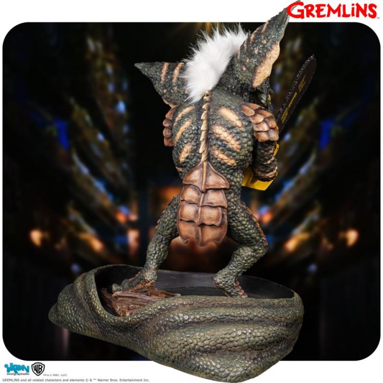 Gremlins Stripe with Chainsaw 1/2 Scale Statue Gallery Image 4
