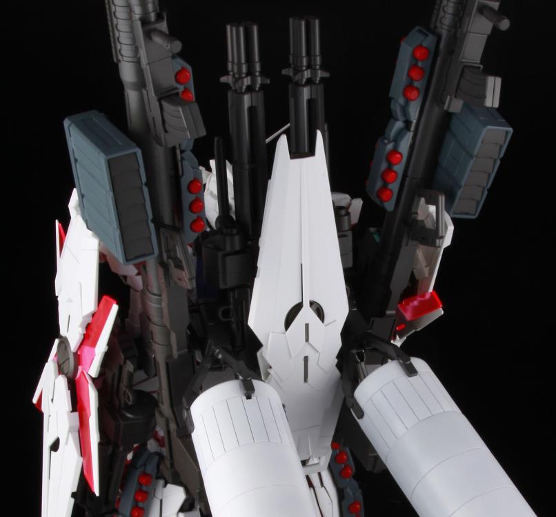 Gundam PG 1/60 RX-0 Unicorn Gundam Full Armor Unit Exclusive Set Gallery Image 4