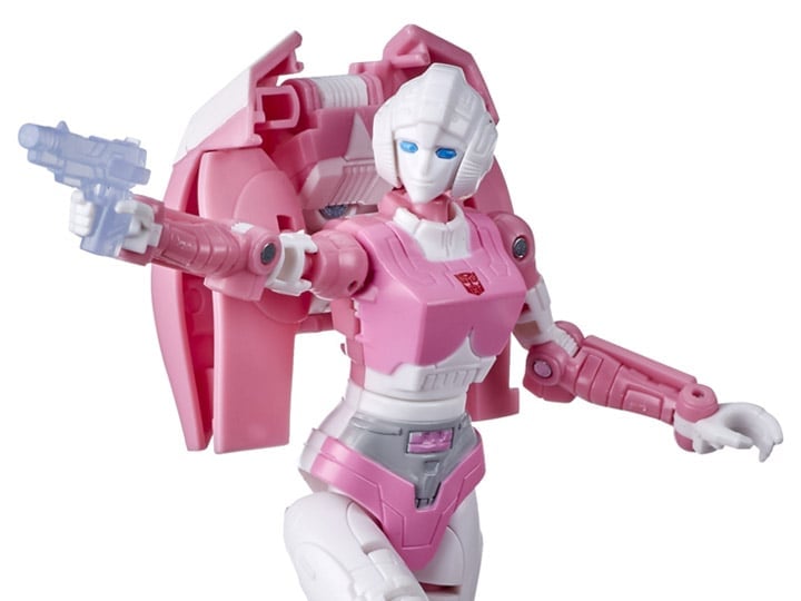 Transformers War for Cybertron: Earthrise Deluxe Arcee Gallery Image 1
