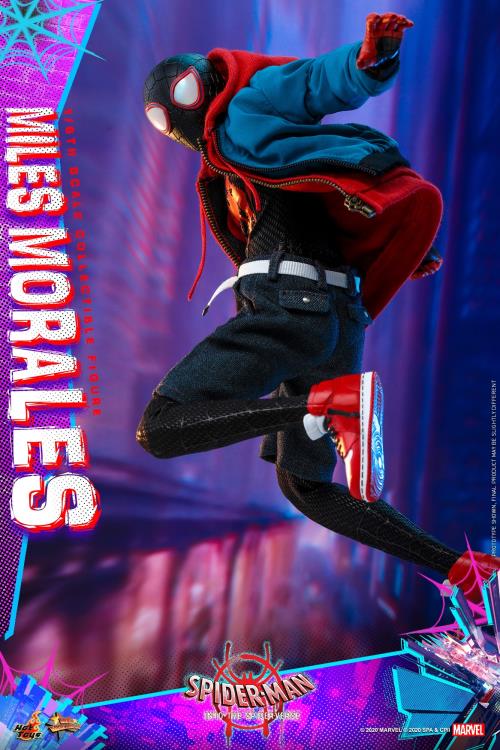 Spider-Man: Into the Spider-Verse MMS567 Miles Morales 1/6th Scale Collectible Figure Gallery Image 9
