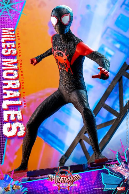 Spider-Man: Into the Spider-Verse MMS567 Miles Morales 1/6th Scale Collectible Figure Gallery Image 5