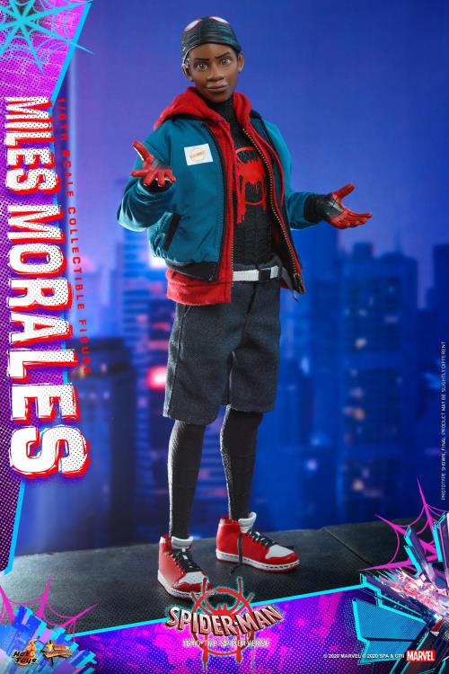 Spider-Man: Into the Spider-Verse MMS567 Miles Morales 1/6th Scale Collectible Figure Gallery Image 8
