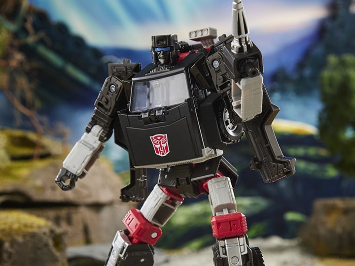 Transformers War for Cybertron: Earthrise Deluxe Class Trailbreaker Gallery Image 1