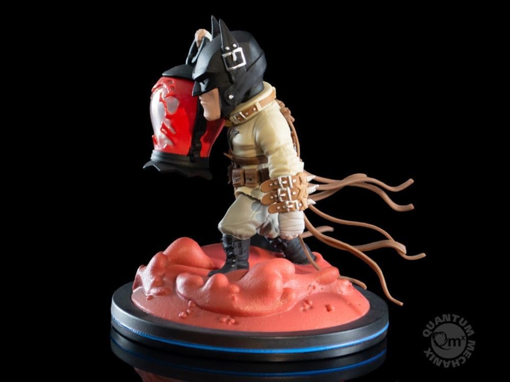 Batman: Last Knight On Earth Q-Fig Elite Batman Gallery Image 5
