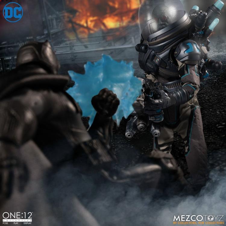 DC Comics One:12 Collective Deluxe Mr. Freeze Gallery Image 13