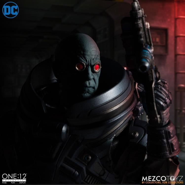 DC Comics One:12 Collective Deluxe Mr. Freeze Gallery Image 9