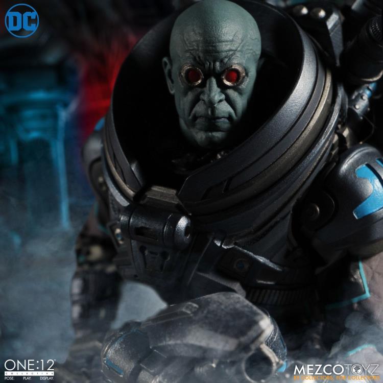DC Comics One:12 Collective Deluxe Mr. Freeze Gallery Image 10