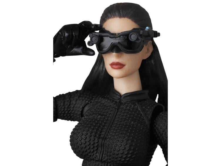 The Dark Knight Rises MAFEX No.009 Catwoman Action Figure Gallery Image 4