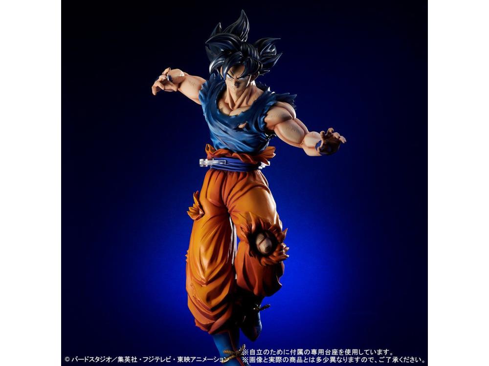 Dragon Ball Super Gigantic Series Goku (Ultra Instinct) Exclusive Gallery Image 6