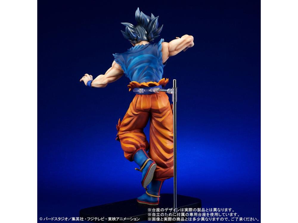 Dragon Ball Super Gigantic Series Goku (Ultra Instinct) Exclusive Gallery Image 5
