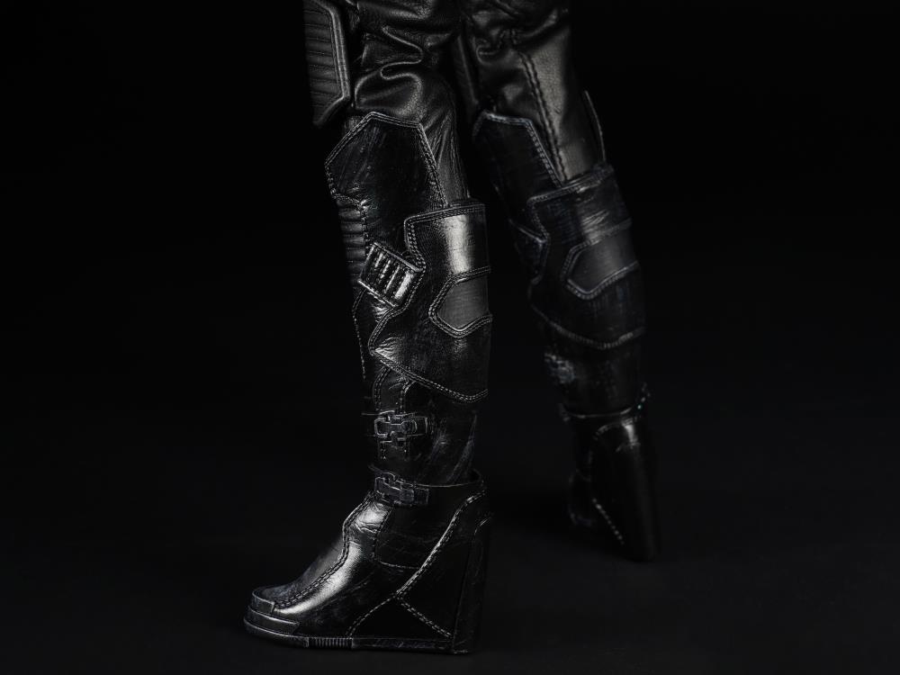 Cyberpunk 2077 V (Female) 1/6 Scale Figure With Yaiba Kusanagi Gallery Image 8
