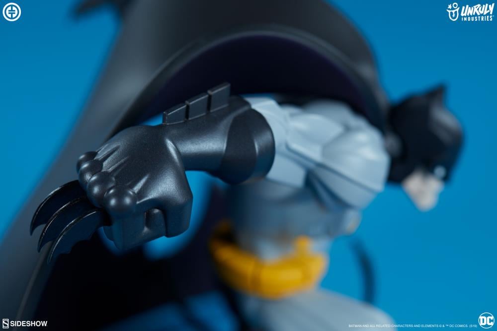 DC Comics Super Heroes in Sneakers Batman Limited Edition Figure Gallery Image 7