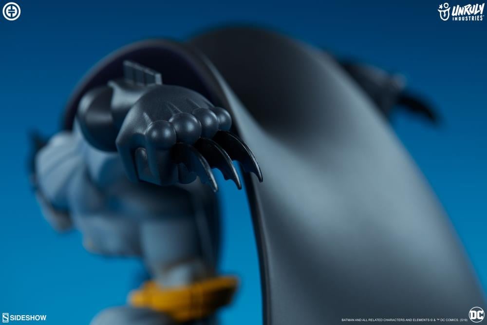 DC Comics Super Heroes in Sneakers Batman Limited Edition Figure Gallery Image 10