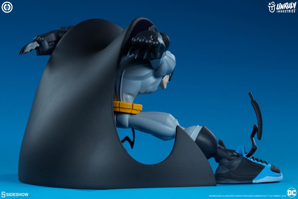 DC Comics Super Heroes in Sneakers Batman Limited Edition Figure Gallery Image 6