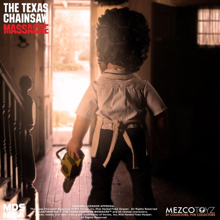 The Texas Chain Saw Massacre Mezco Designer Series Mega Scale Leatherface Gallery Image 5