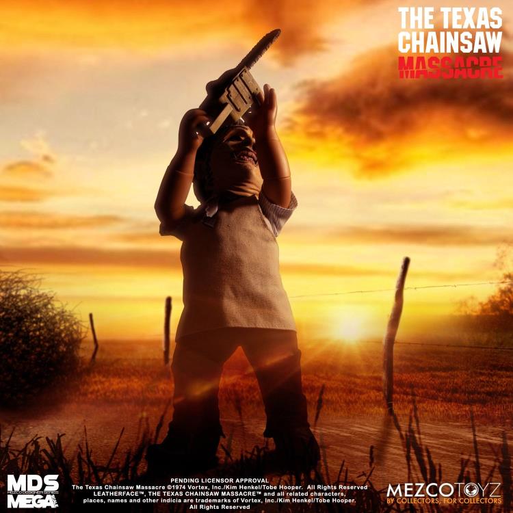 The Texas Chain Saw Massacre Mezco Designer Series Mega Scale Leatherface Gallery Image 4