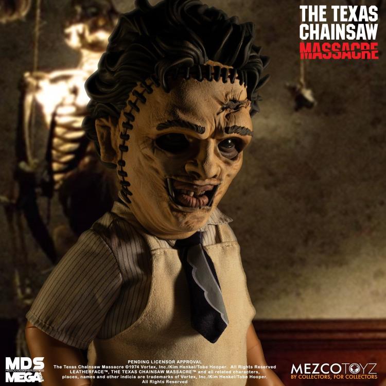 The Texas Chain Saw Massacre Mezco Designer Series Mega Scale Leatherface Gallery Image 9