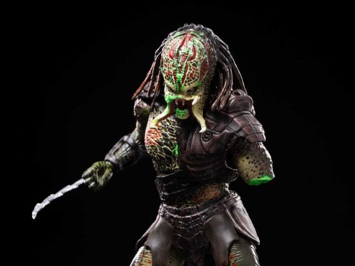 Predators Berserker Predator (Battle Damaged) 1:18 Scale PX Previews Exclusive Action Figure Gallery Image 1