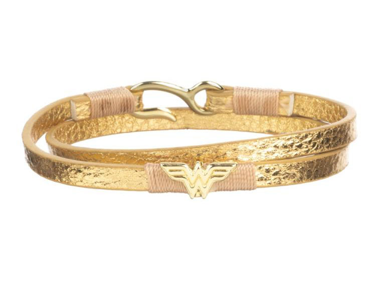 Wonder Woman Bracelet Set Gallery Image 4