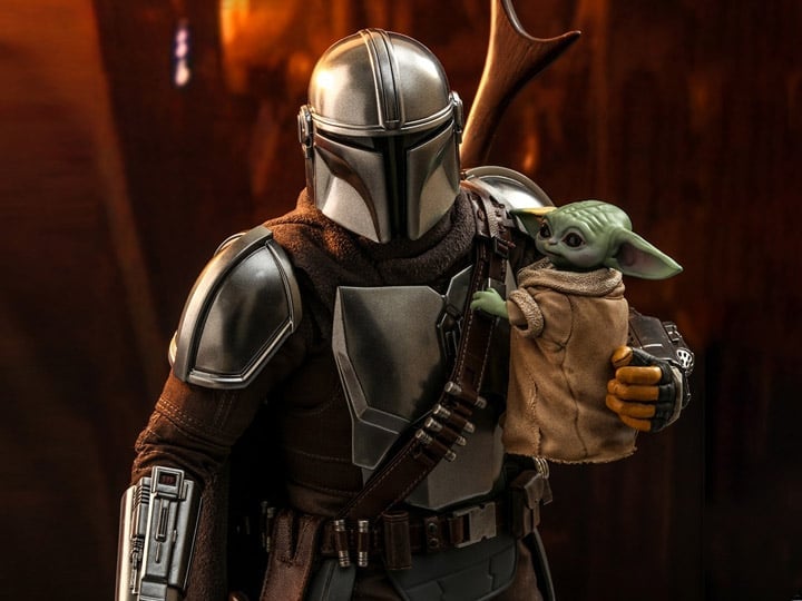 The Mandalorian TMS014 The Mandalorian & The Child 1/6 Scale Collectible Figure Gallery Image 1