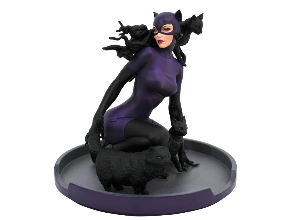 DC Comics Gallery Catwoman (1990s) Figure Gallery Image 3