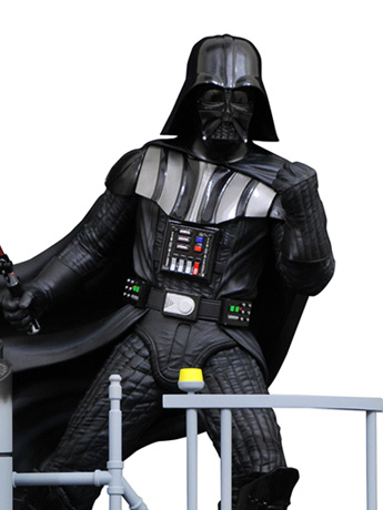 Star Wars Milestones Darth Vader (Empire Strikes Back) Limited Edition Statue Gallery Image 2