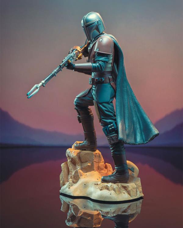 Star Wars Premier Collection The Mandalorian (The Mandalorian) Limited Edition Statue Gallery Image 4