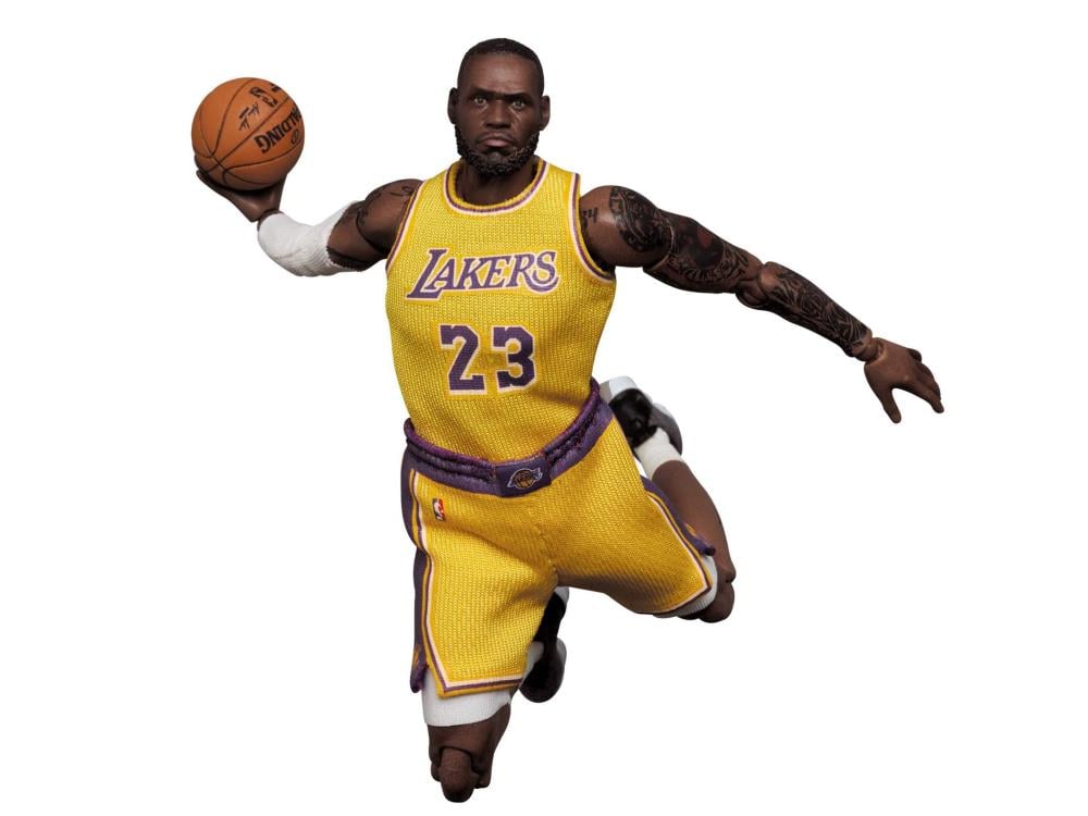 LeBron James MAFEX No.127 Action Figure Gallery Image 8