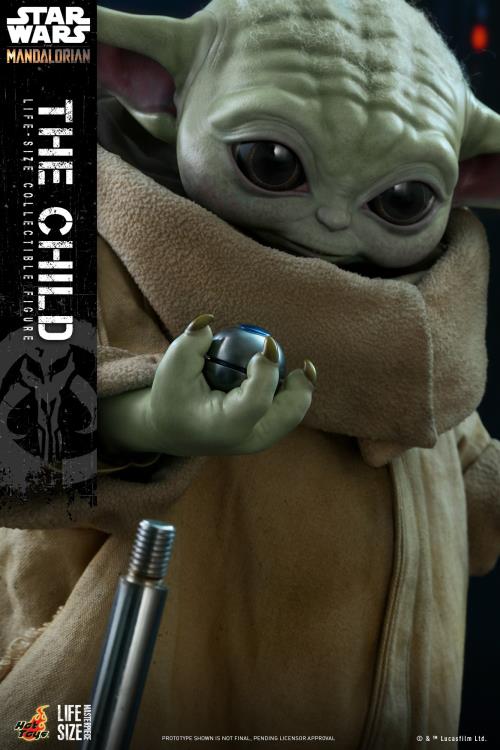 The Mandalorian LMS013 The Child Life-Size Collectible Figure Gallery Image 13