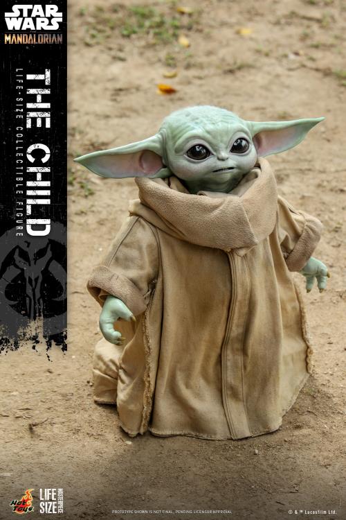 The Mandalorian LMS013 The Child Life-Size Collectible Figure Gallery Image 3