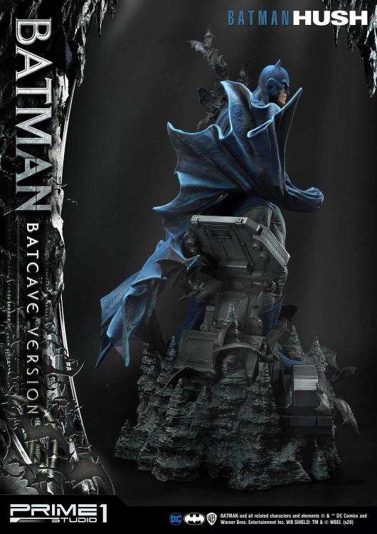 Batman: Hush Museum Masterline Batman (Batcave Ver.) Deluxe 1/3 Scale Limited Edition Statue (With Bonus) Gallery Image 12