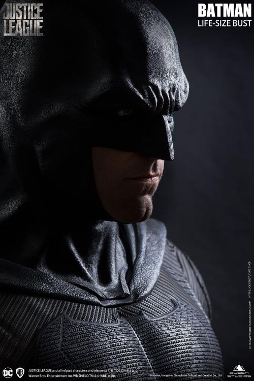 Justice League Batman Life-Size Bust Gallery Image 7